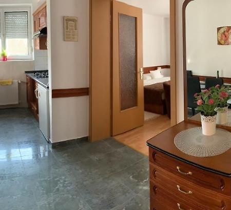 Konig Apartman ヘーヴィーズ エクステリア 写真