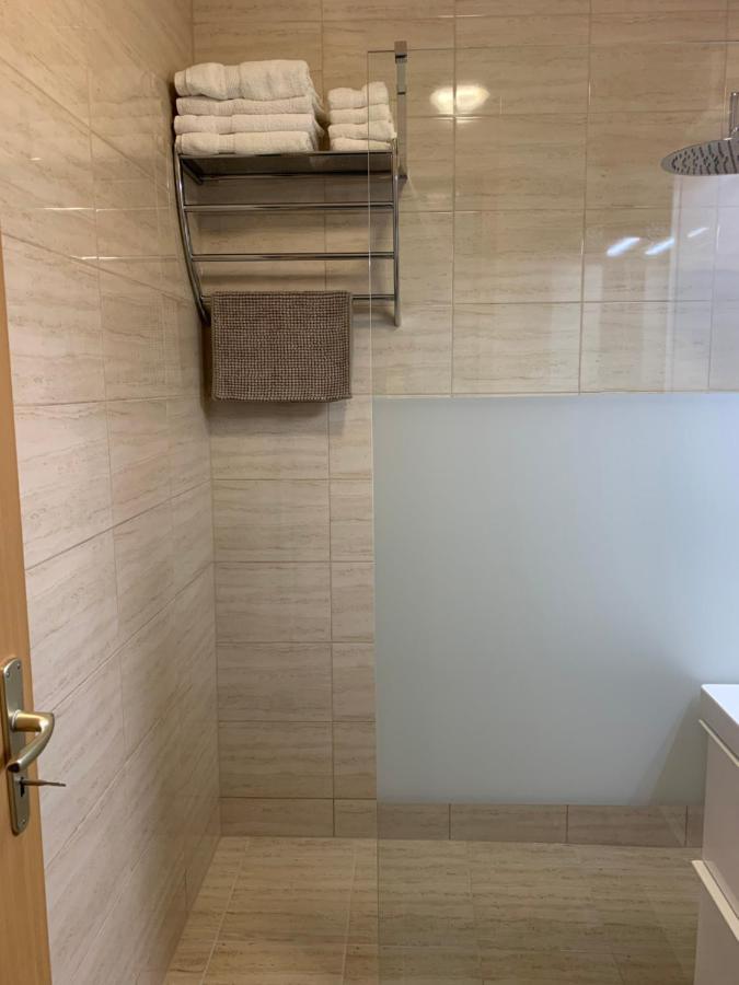 Konig Apartman ヘーヴィーズ エクステリア 写真