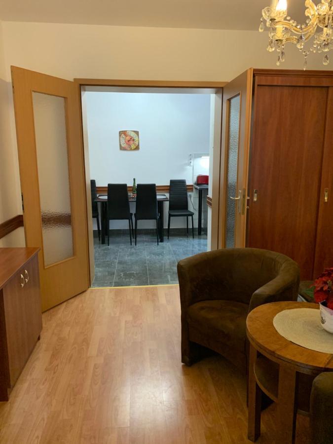 Konig Apartman ヘーヴィーズ エクステリア 写真